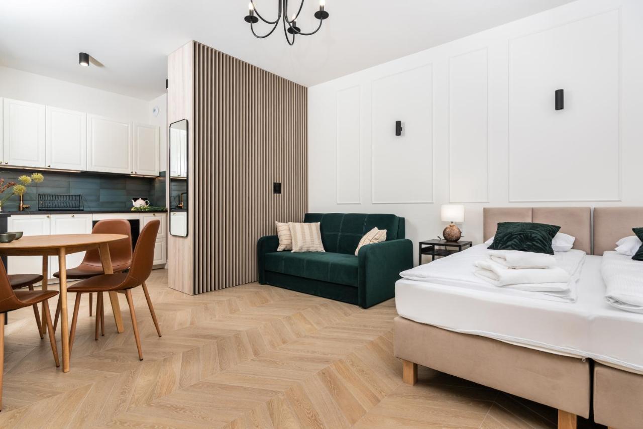 Atrium - Old Town Luxury Apartments - By Upstairs Krakow Exterior photo
