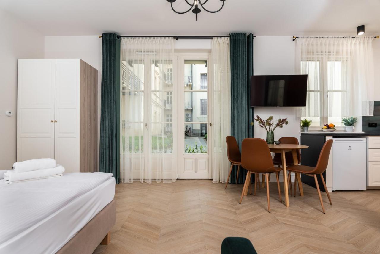 Atrium - Old Town Luxury Apartments - By Upstairs Krakow Exterior photo