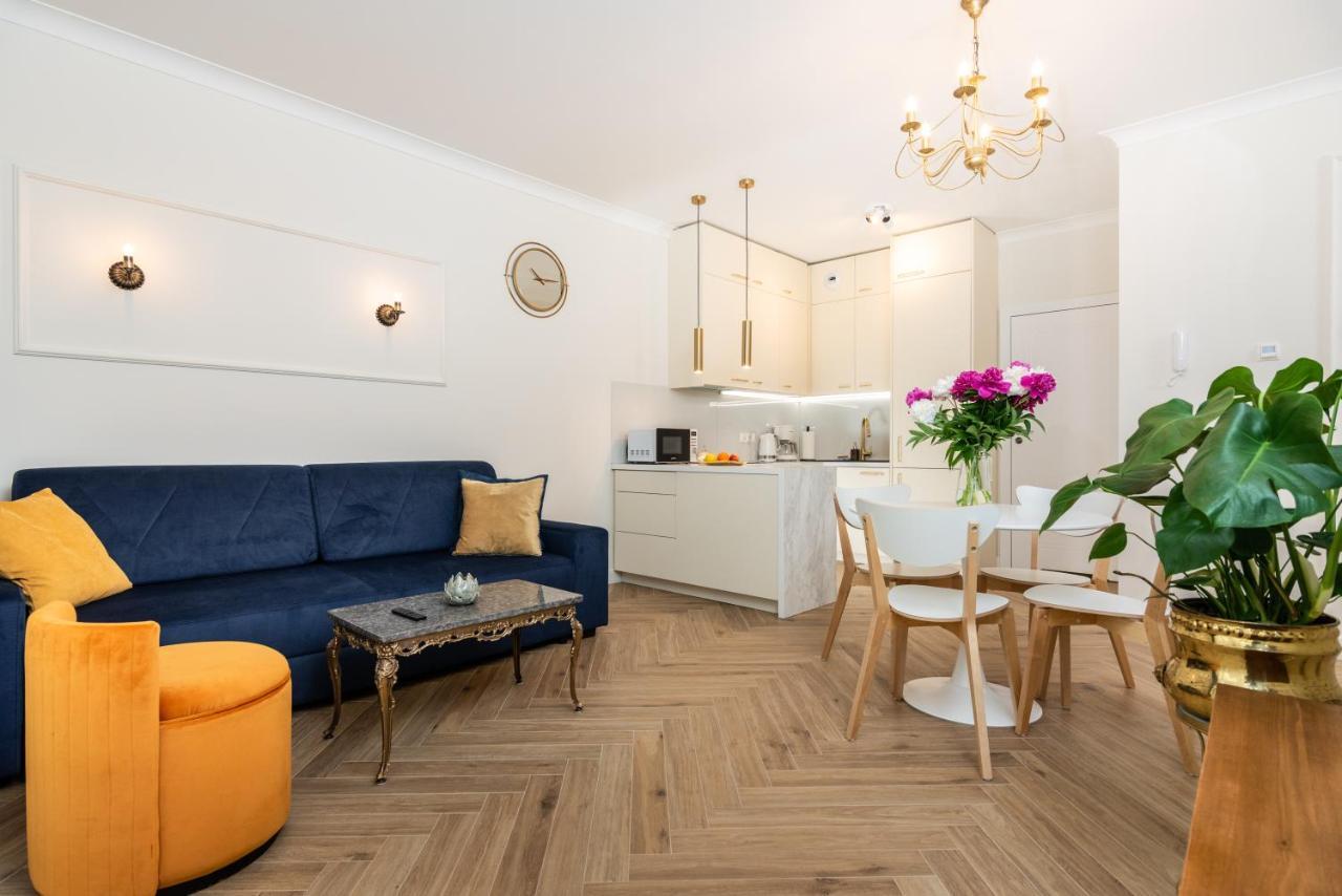 Atrium - Old Town Luxury Apartments - By Upstairs Krakow Exterior photo