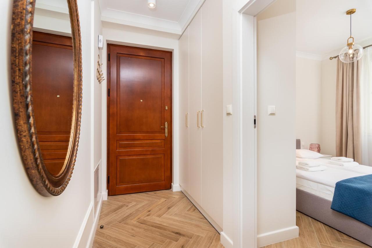 Atrium - Old Town Luxury Apartments - By Upstairs Krakow Exterior photo