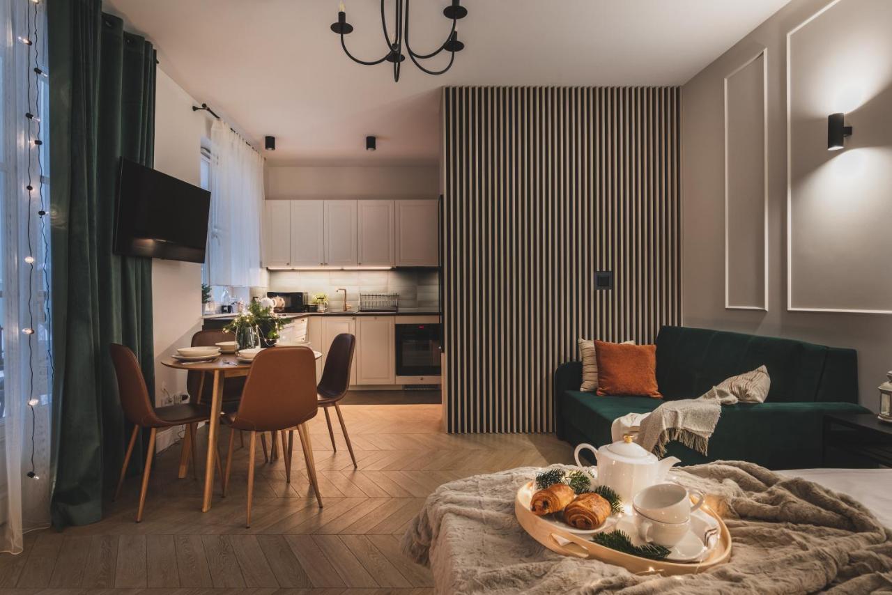 Atrium - Old Town Luxury Apartments - By Upstairs Krakow Exterior photo