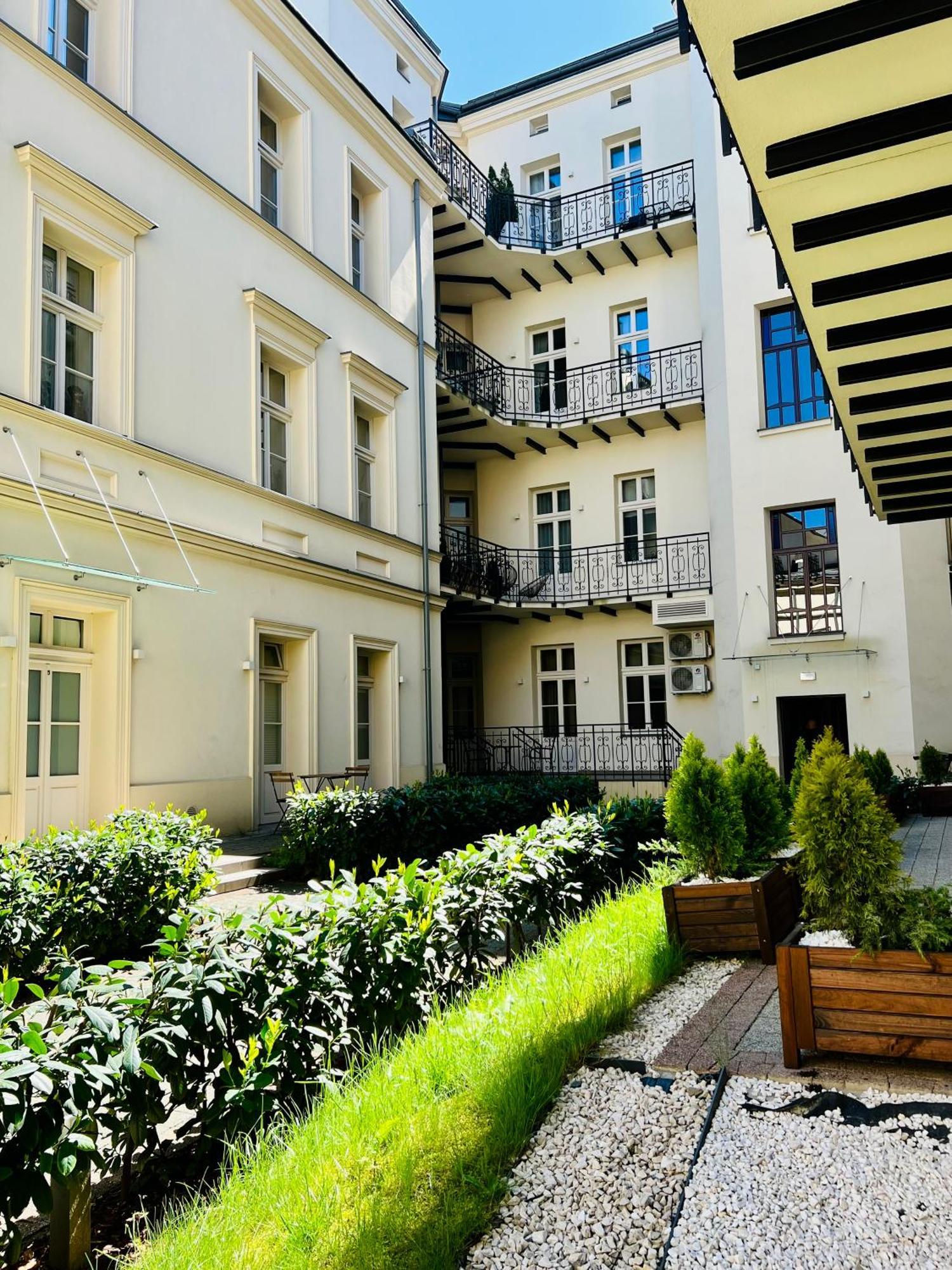 Atrium - Old Town Luxury Apartments - By Upstairs Krakow Exterior photo